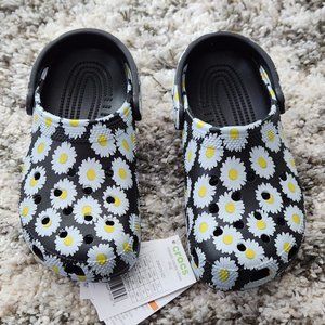 NWT Crocs Classic Vacay Vibes Clog Daisy Print Women’s Size 8